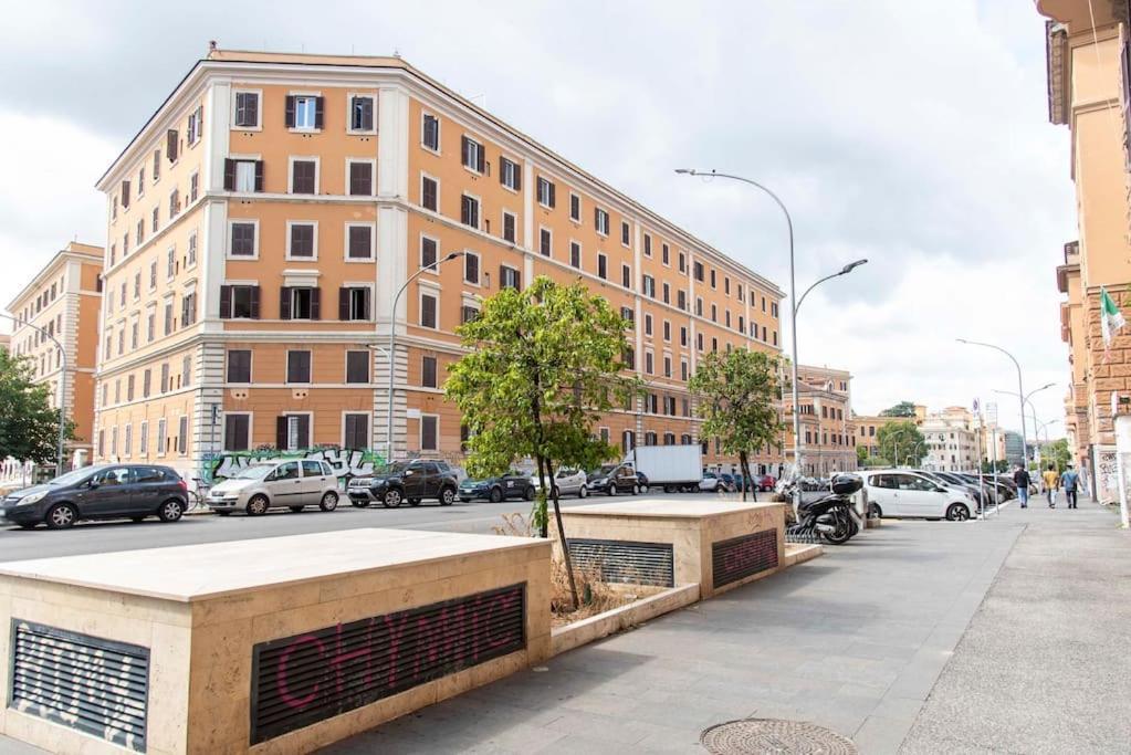 Domus Viola In San Giovanni Рим Екстер'єр фото